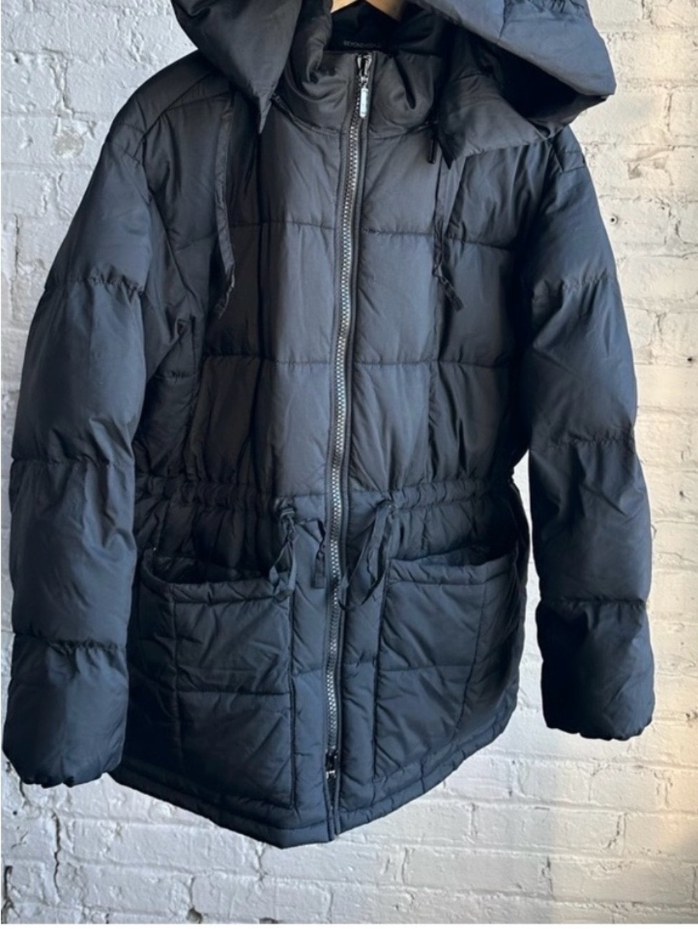 Beyond Yoga Black Hooded Drawstring Waist Puffer Jacket